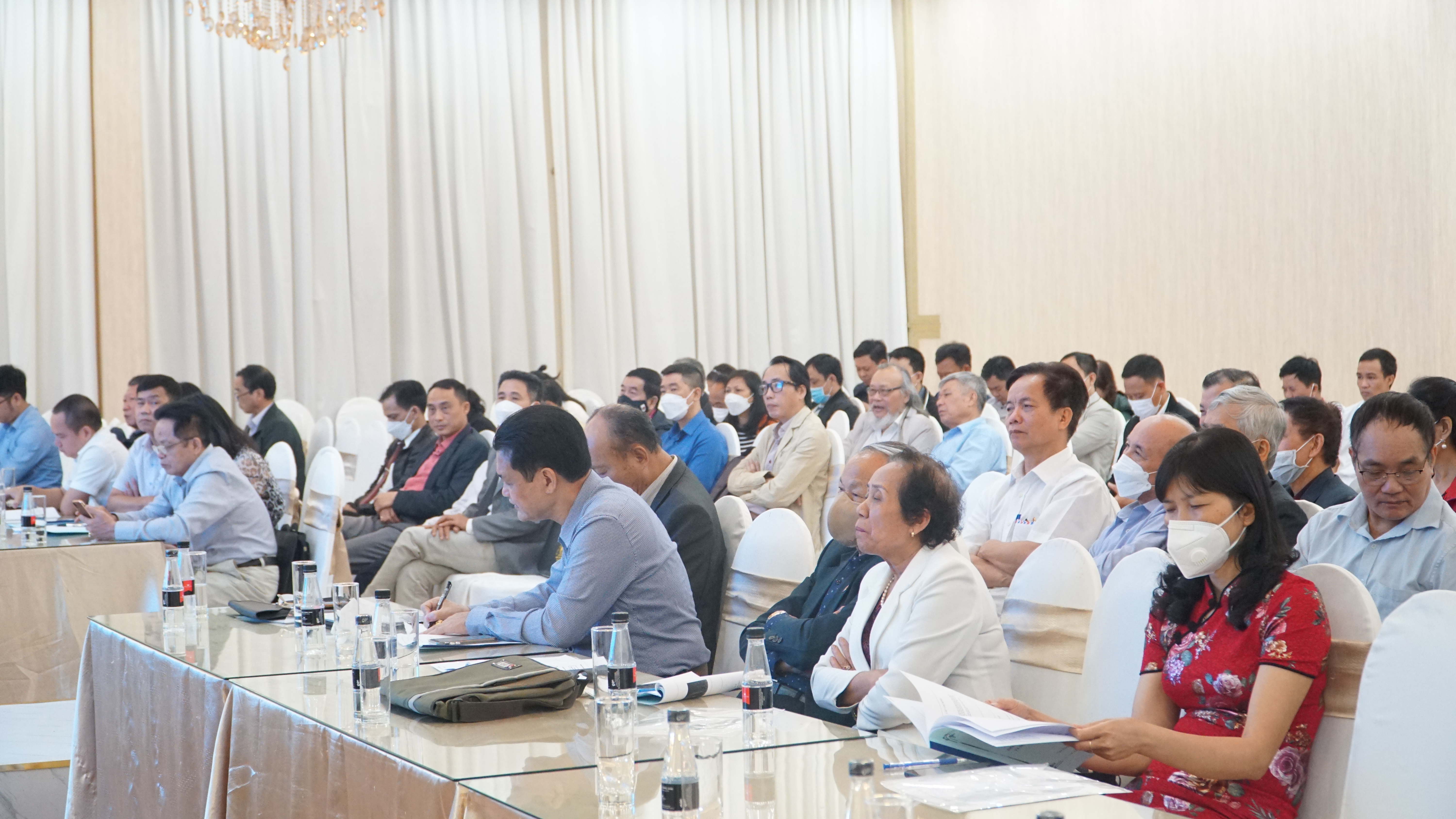 Hội thảo Chẩn đoán, điều trị bệnh Hạ trĩ và bệnh Khẩu nhãn oa tà bằng YHCT