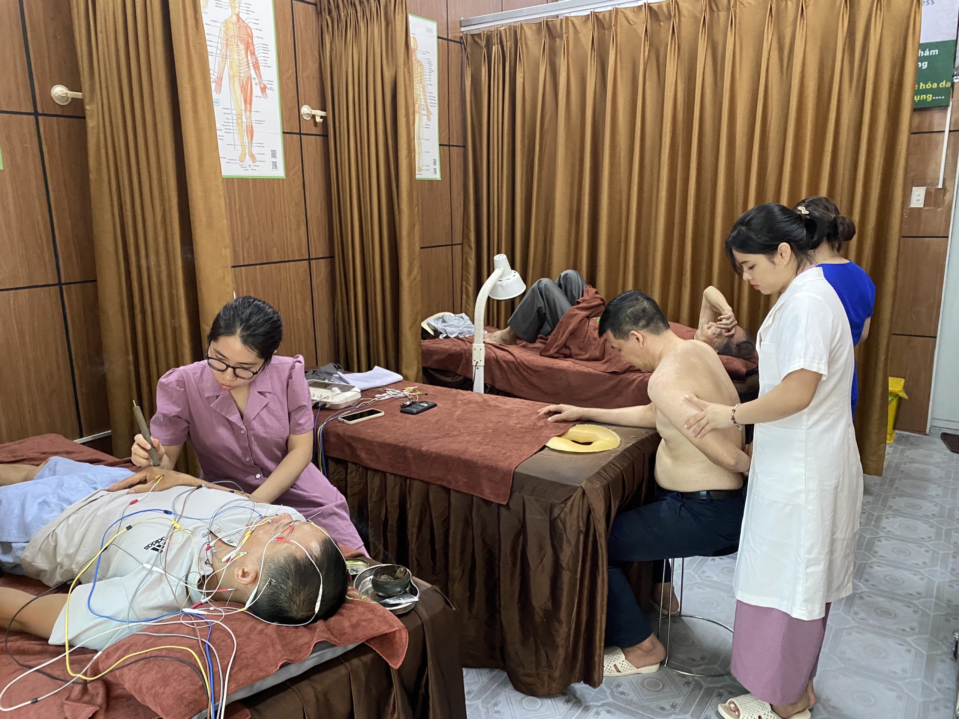 ĐAU LƯNG CẤP- NGUYÊN NHÂN, TRIỆU CHỨNG, HƯỚNG ĐIỀU TRỊ VÀ CÁCH DỰ PHÒNG