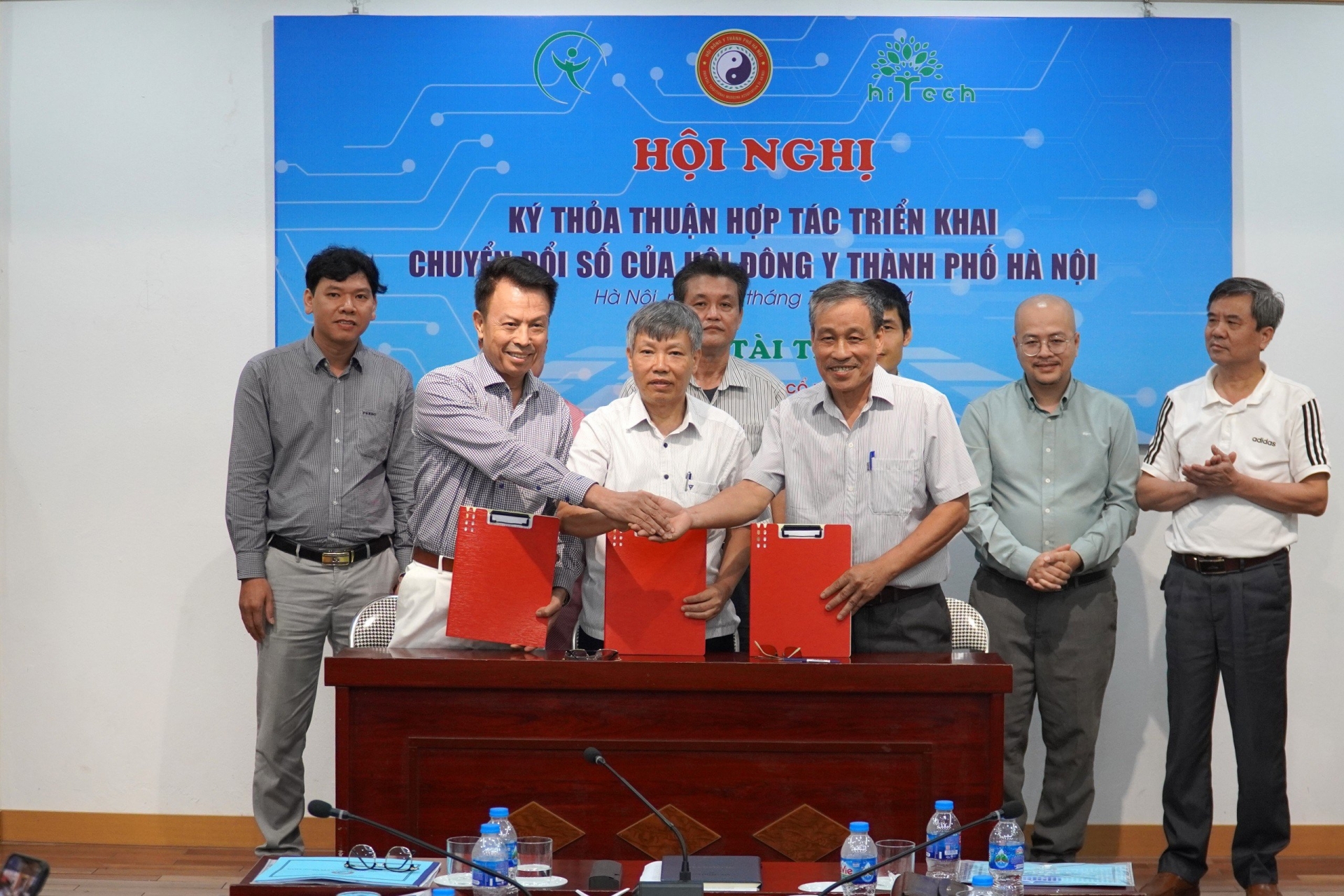 Hội nghị Lễ kí kết thỏa thuận hợp tác triển khai chuyển đổi số của Hội Đông y Thành Phố Hà Nội