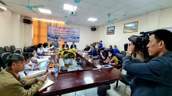 Hội Đông y Thành phố Hà Nội, Công ty Cổ phần Đông Tây y Trường Xuân và Bệnh viện Thể thao Việt Nam ký kết hợp tác Tăng cường phát triển các sản phẩm phục vụ vận động viên thể thao và cộng đồng